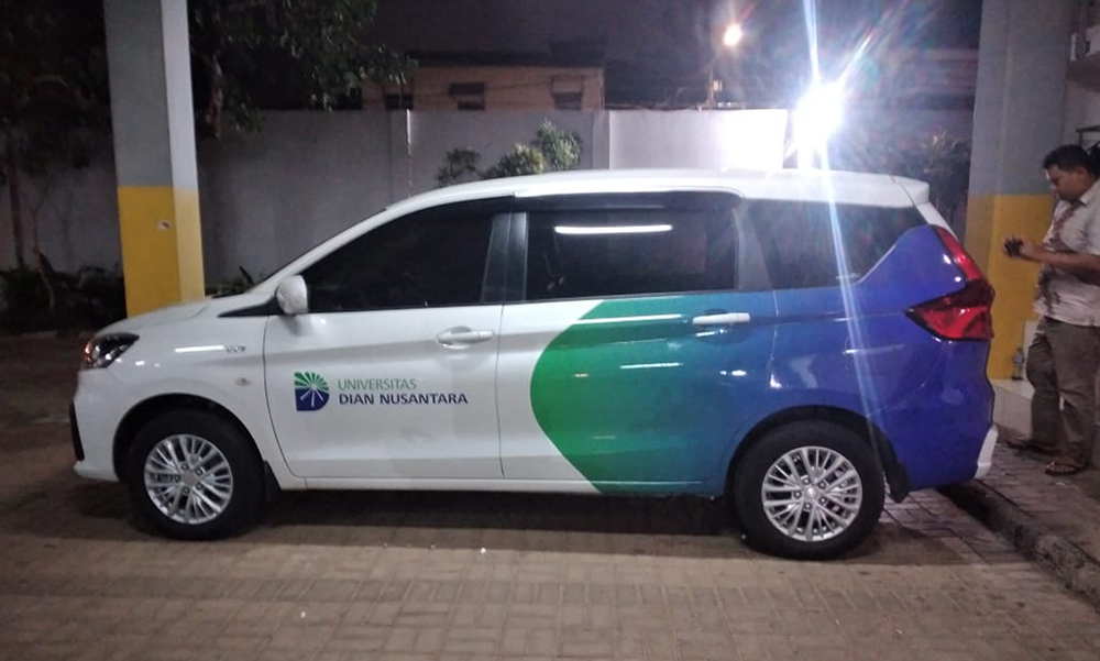Branding Mobil Universitas UNDIRA